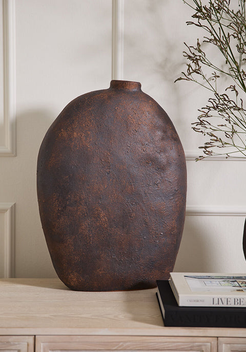 Jarrón Fernando de terracota en tono café cálido