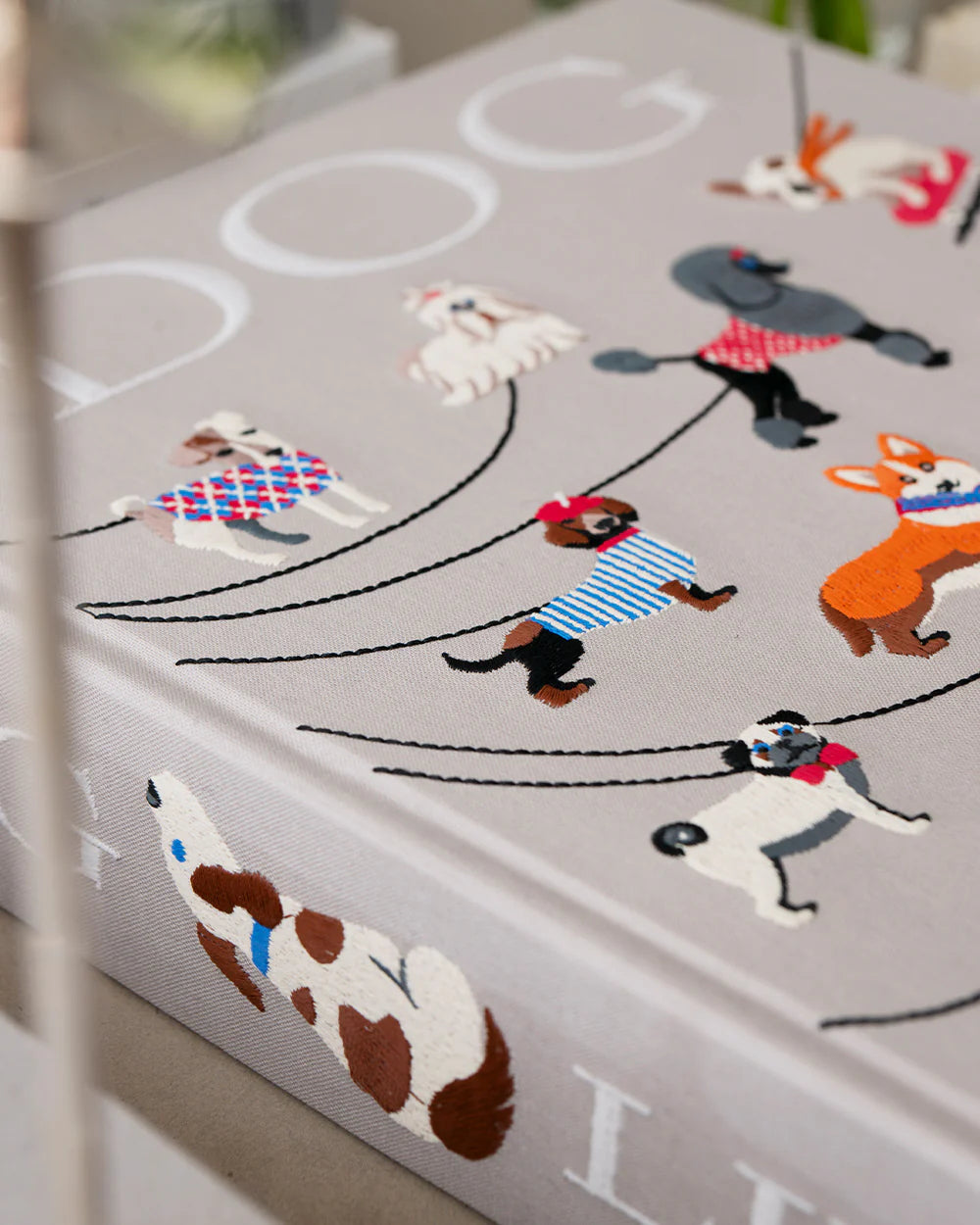 EMBROIDERED PHOTO ALBUM - DOGS