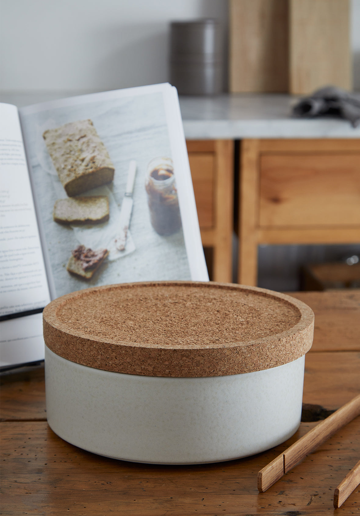 Tapa/base de corcho natural – Accesorio para platones - Colección de vajilla LUMA hecha en Portugal