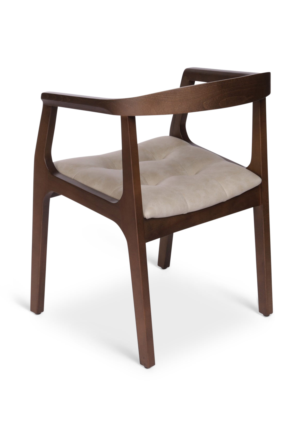 Silla de comedor Finn en Nogal con Brazos y Asiento Arena