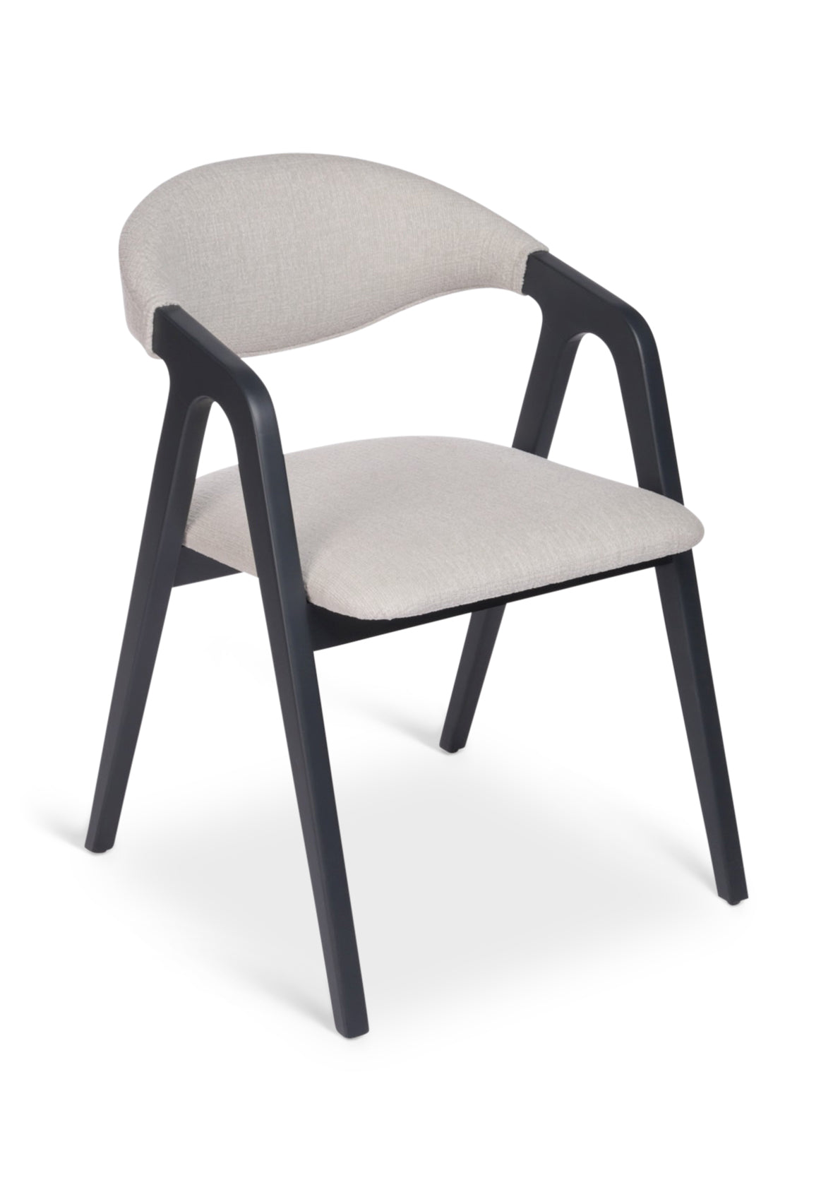 Silla Lars con descansabrazos madera y tapizado