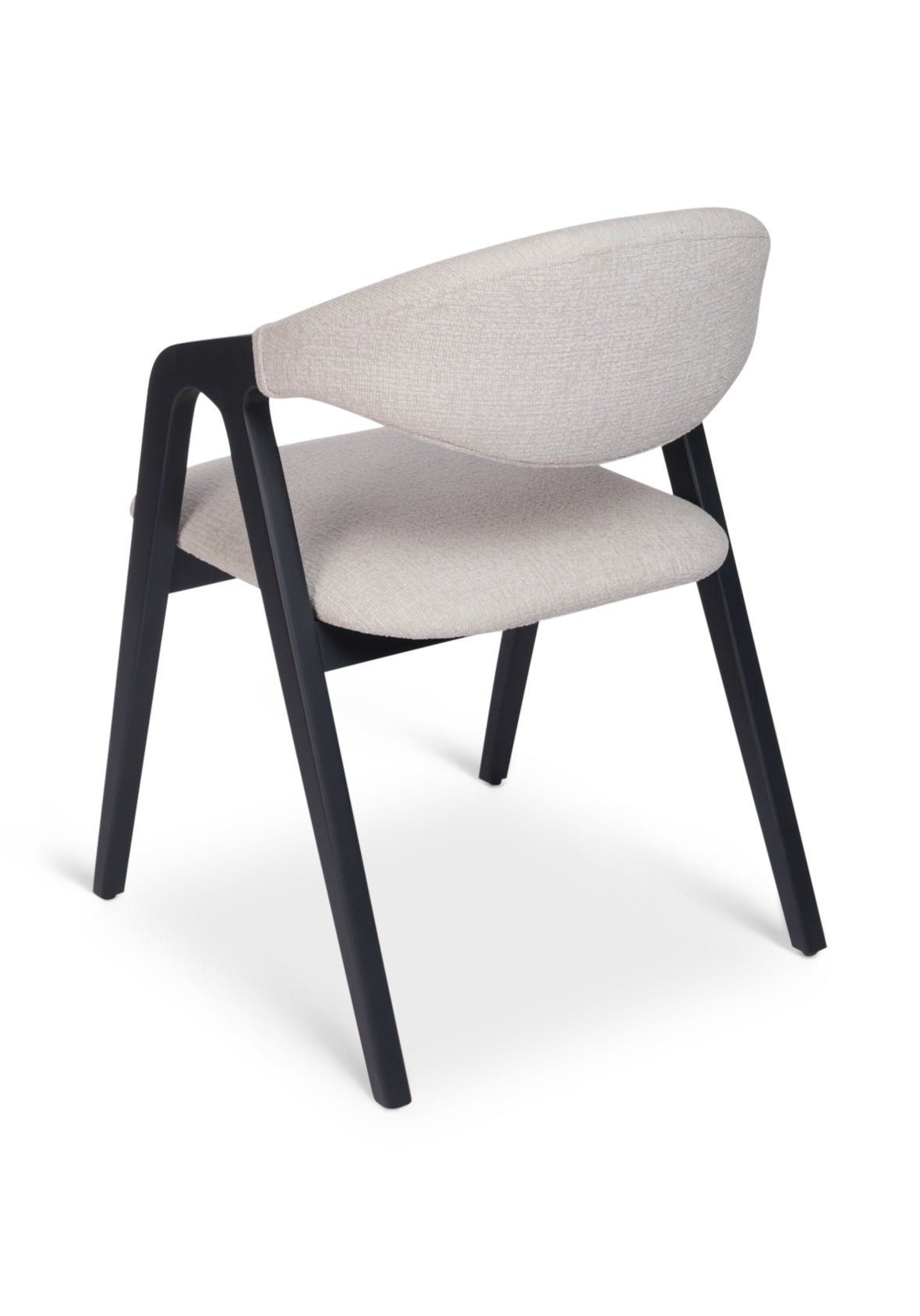 Silla Lars con descansabrazos madera y tapizado