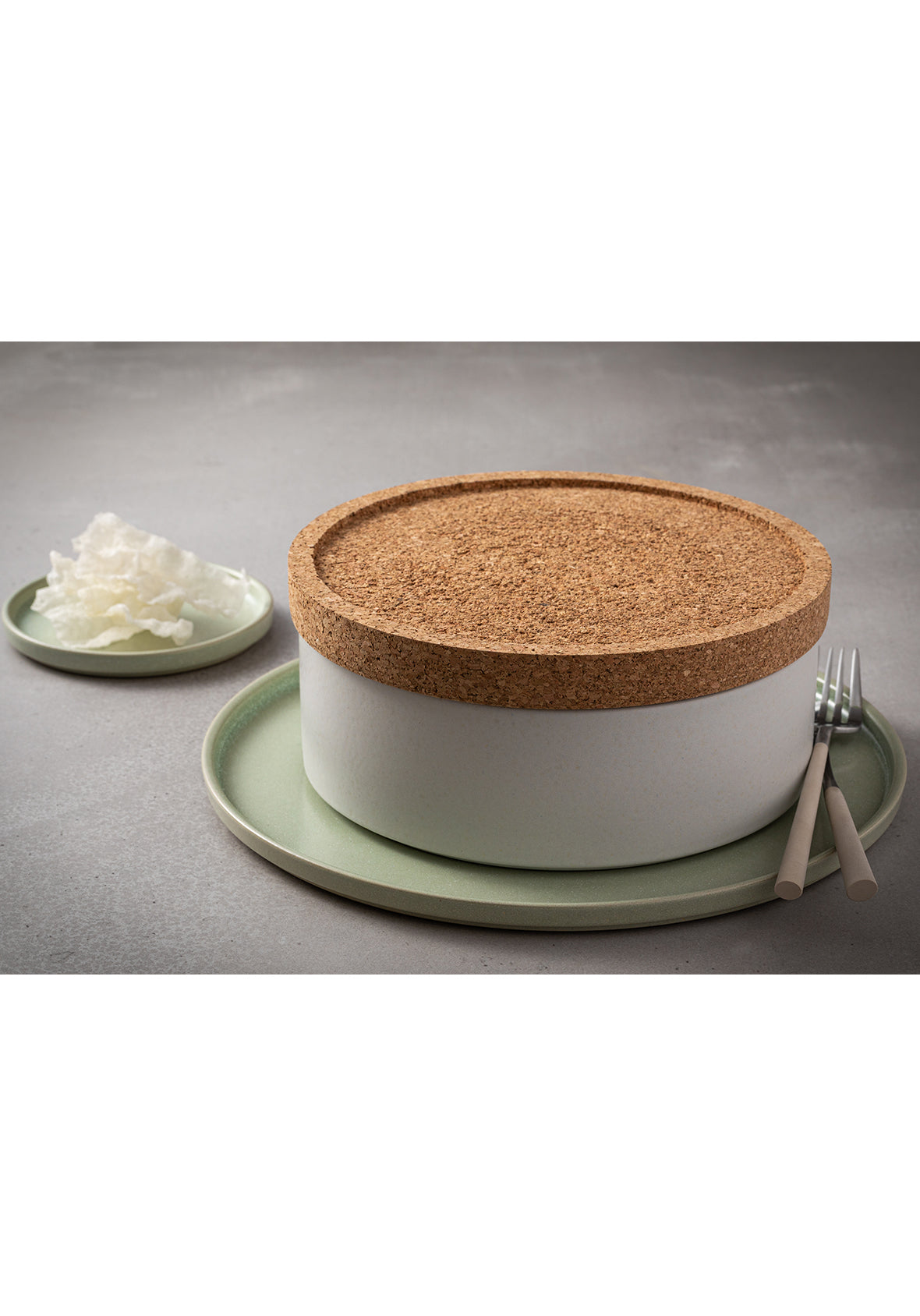 Tapa/base de corcho natural – Accesorio para platones - Colección de vajilla LUMA hecha en Portugal